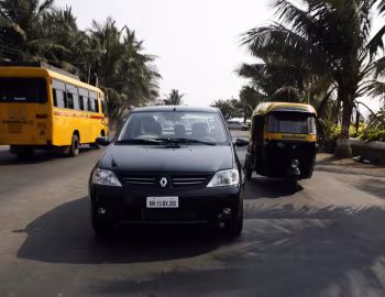 Mahindra Renault Logan, Bajaj
