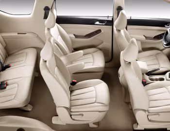 Интерьер Baojun 730 '2014–15