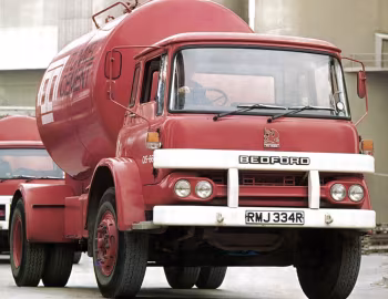 Bedford KM 4×2 автоцистерна '1966–80