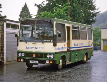 Bedford VAS5 Reebur Riviera [UK-spec] (DP17F) '1981