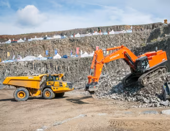 Bell B60E, Hitachi ZX890