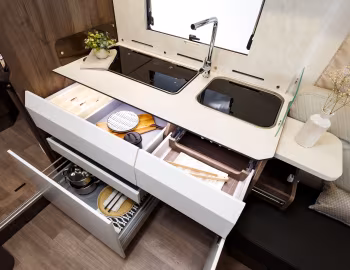内饰 2020–21 Benimar Amphitryon 997 '2019–21