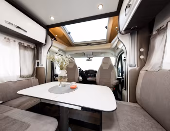 Interior 2019–20 Benimar Mileo 242 '2018–20