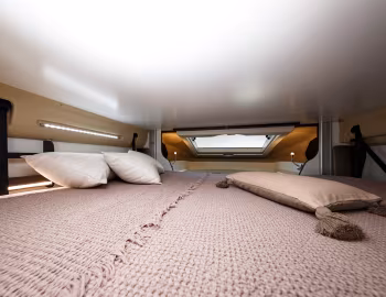Interior 2019–20 Benimar Mileo 242 '2018–20