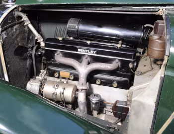 Sob o capô Bentley 3 ½ Litre Open Tourer '1934