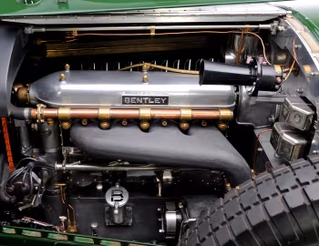 Sob o capô Bentley 4 ½ Litre Semi-Le Mans Tourer by Vanden Plas '1928