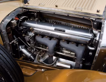 Sob o capô Bentley 6 ½ Litre Sedanca de Ville by Mulliner '1929