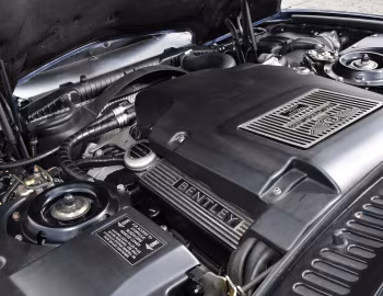 Sob o capô Bentley Azure [UK-spec] '1995–2002