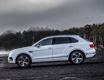 Bentley Bentayga Styling Spec [Japan] '2016–20
