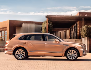 Bentley Bentayga EWB Azure [Worldwide] '2022–pr.