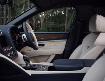 Interior Bentley Bentayga EWB Azure [Australia] '2022–pr.