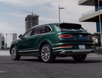 Bentley Bentayga EWB Azure [Middle East] '2022–pr.