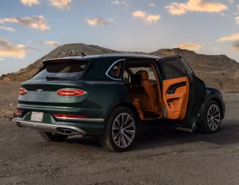 Bentley Bentayga EWB Azure [Middle East] '2022–pr.