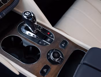 Interior Bentley Bentayga EWB Azure [Australia] '2022–pr.