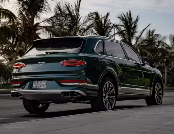 Bentley Bentayga EWB Azure [Middle East] '2022–pr.