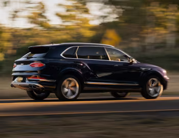 Bentley Bentayga EWB Azure [Australia] '2022–pr.