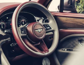 Interior Bentley Bentayga EWB Azure [UK-spec] '2022–pr.