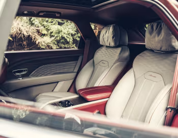 Interior Bentley Bentayga EWB Azure [UK-spec] '2022–pr.