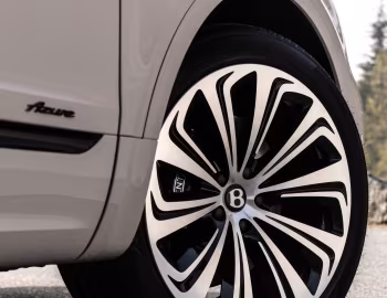 2023–pr. Bentley Bentayga EWB Azure [North America] '10.2022–pr.