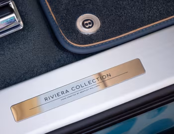 Bentley Bentayga EWB Azure "Riviera Collection" [Worldwide] '2024–pr.