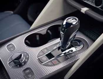 Interior Bentley Bentayga EWB Mulliner [UK-spec] '2024–pr.