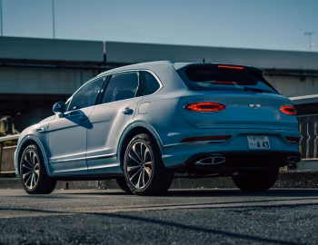 Bentley Bentayga Hybrid [Japan] '2022–pr.