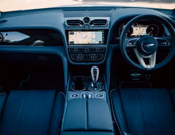 Painel frontal Bentley Bentayga Hybrid [Japan] '2022–pr.