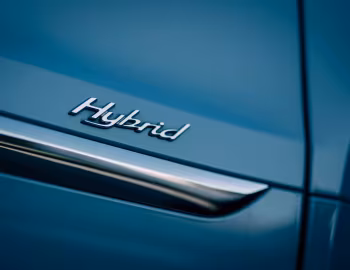 Bentley Bentayga Hybrid [Japan] '2022–pr.