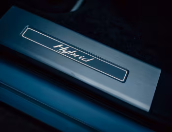 Interior Bentley Bentayga Hybrid [Japan] '2022–pr.