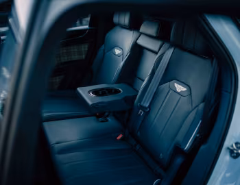 Interior Bentley Bentayga Hybrid [Japan] '2022–pr.