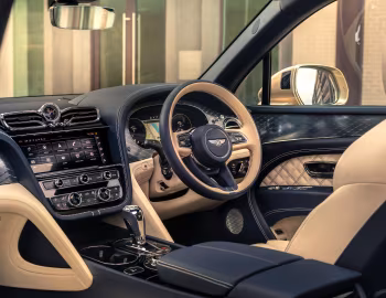 Painel frontal Bentley Bentayga Hybrid [UK-spec] '2021–pr.