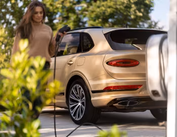 Bentley Bentayga Hybrid [UK-spec] '2021–pr.