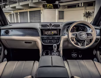 Painel frontal Bentley Bentayga Hybrid "First Edition" [UK-spec] '2021