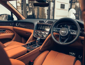Painel frontal Bentley Bentayga Hybrid Peninsula London '2024