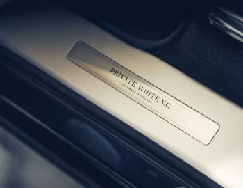Bentley Bentayga "Private White V.C" by Mulliner '02.2024