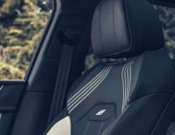 Interior Bentley Bentayga S Hybrid [UK-spec] '2022–pr.