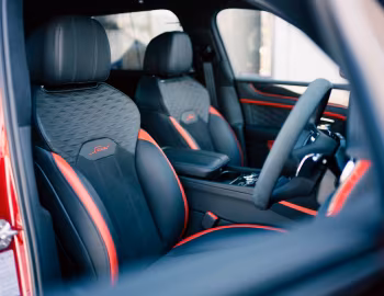 Інтер'єр Bentley Bentayga Speed [Japan] '2026