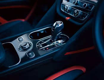 Інтер'єр Bentley Bentayga Speed [Japan] '2026
