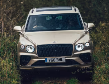 Bentley Bentayga V8 [UK-spec] '2020–pr.