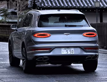 Bentley Bentayga V8 [Japan] '2020–pr.