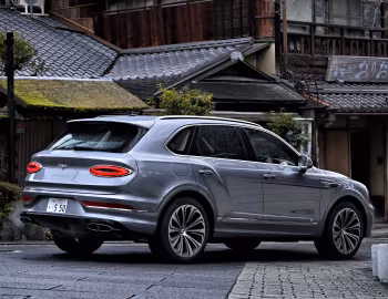Bentley Bentayga V8 [Japan] '2020–pr.
