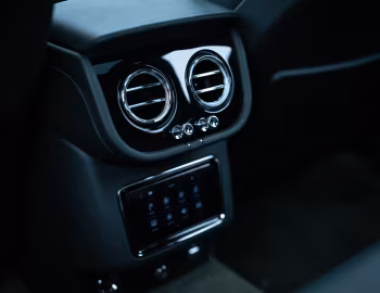 Interior Bentley Bentayga V8 [Japan] '2020–pr.