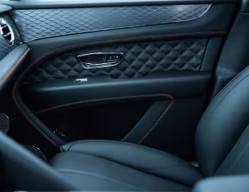 Interior Bentley Bentayga V8 [Japan] '2020–pr.