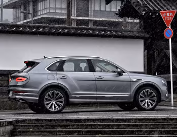 Bentley Bentayga V8 [Japan] '2020–pr.
