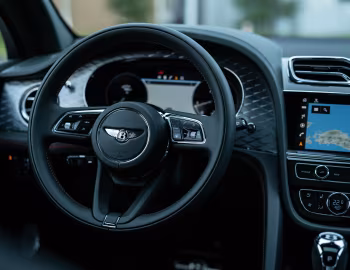 Painel frontal Bentley Bentayga V8 [Japan] '2020–pr.