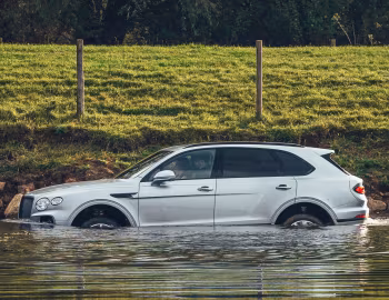 Bentley Bentayga V8 [UK-spec] '2020–pr.