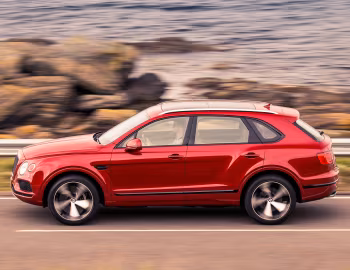 Bentley Bentayga V8 [Worldwide] '2018–20