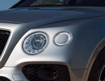 Bentley Bentayga V8 [UK-spec] '2018–20