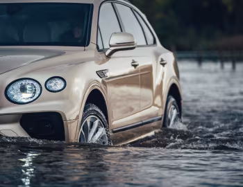 Bentley Bentayga V8 [UK-spec] '2020–pr.