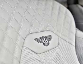 Logotipo Bentley Bentayga V8 [Japan] '2020–pr.
